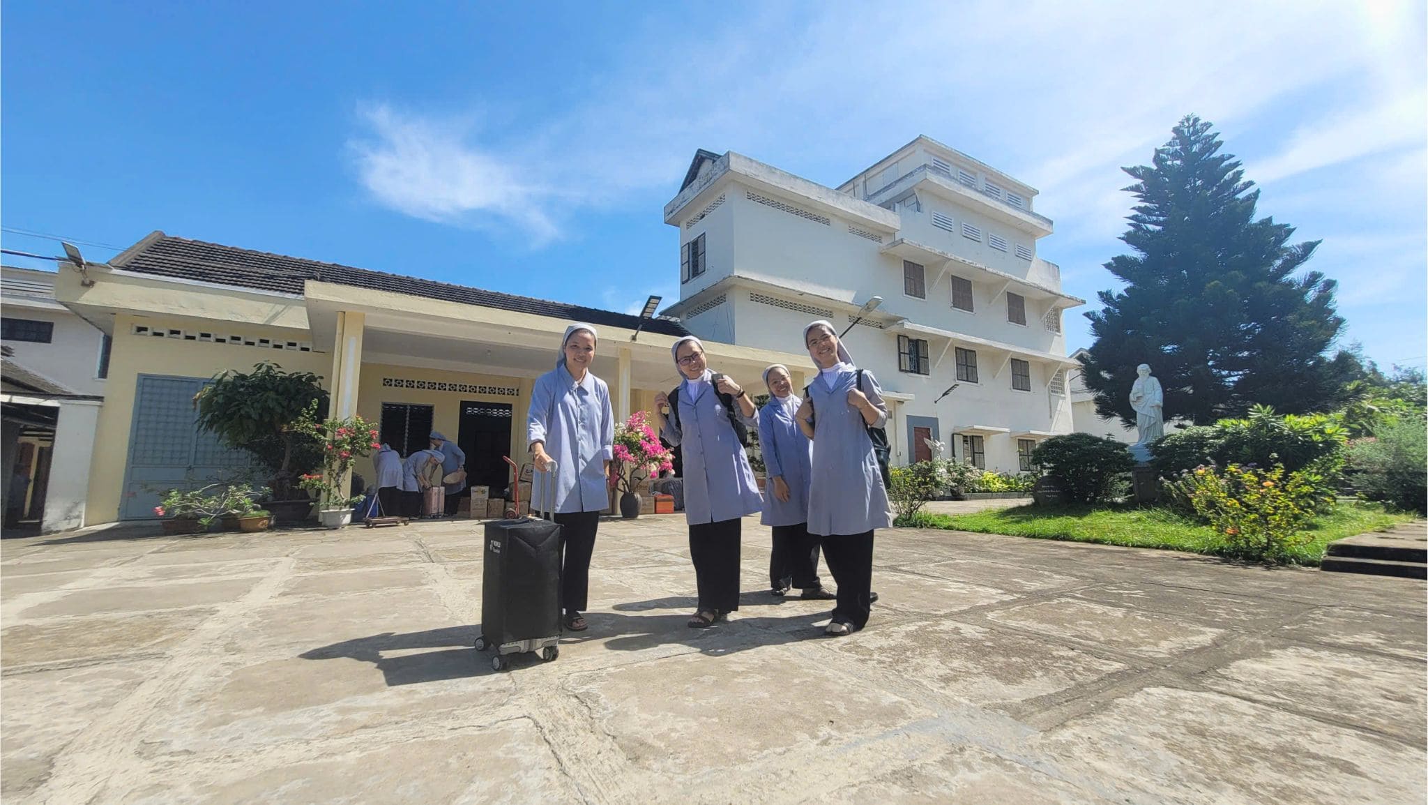 Lên Đường Trong Niềm Vui Tín Thác