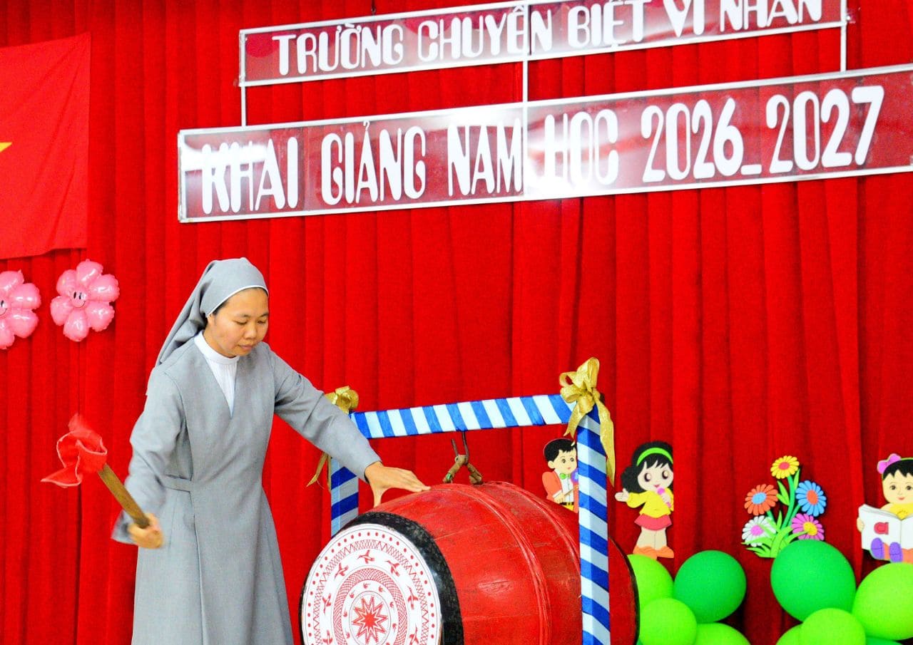 Khai Giảng