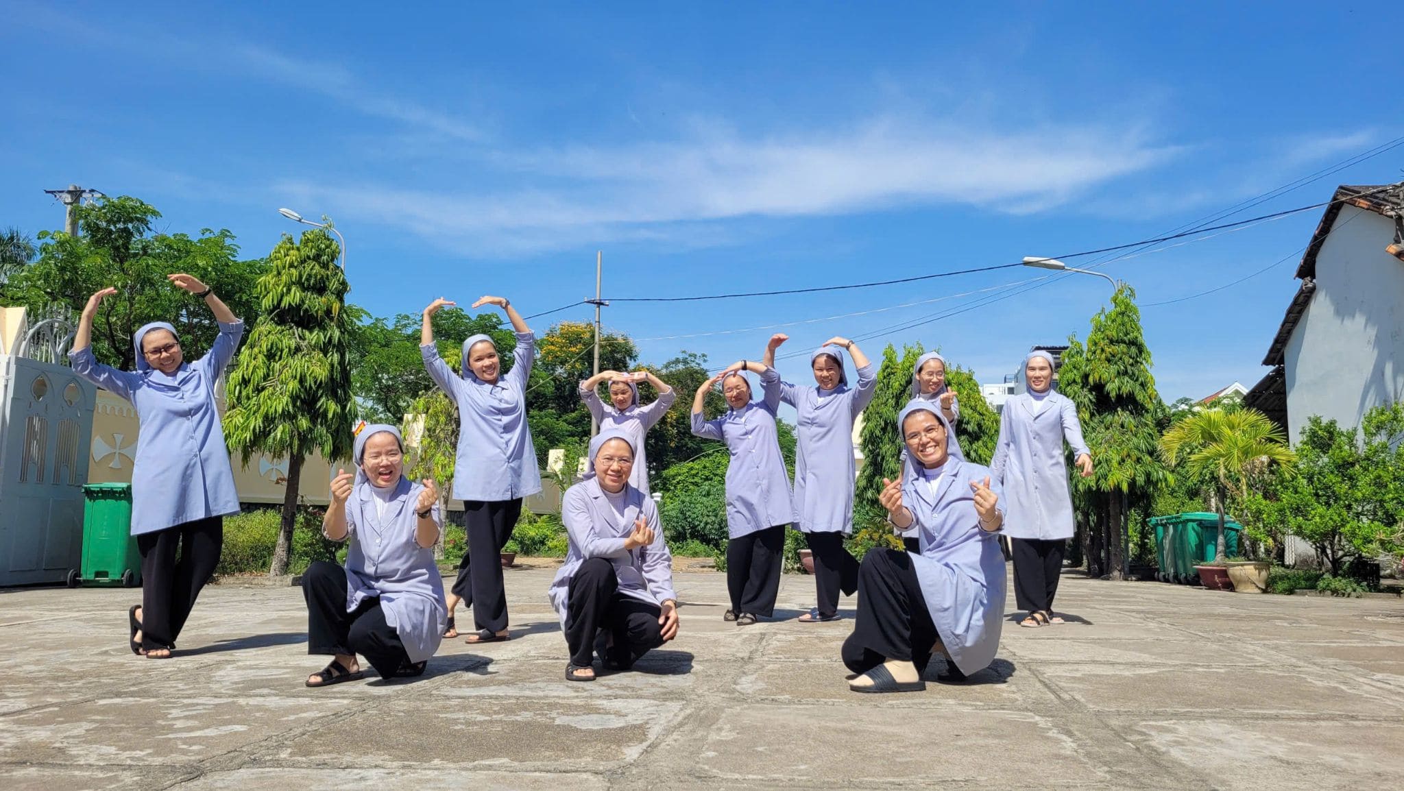 Lên Đường Trong Niềm Vui Tín Thác