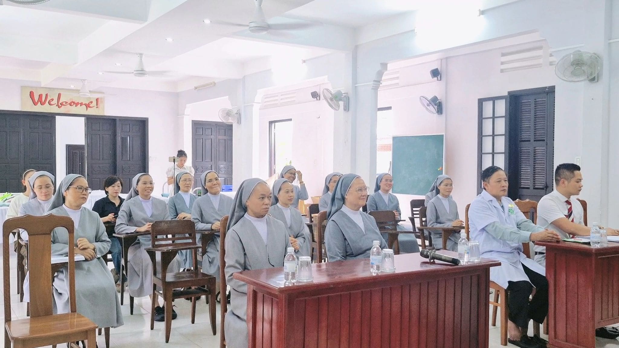 Khóa Học Điện Sinh Học – Học Để Phục Vụ Trong Yêu Thương