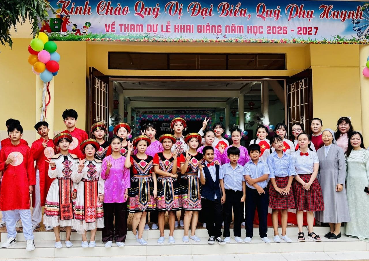 Khai Giảng