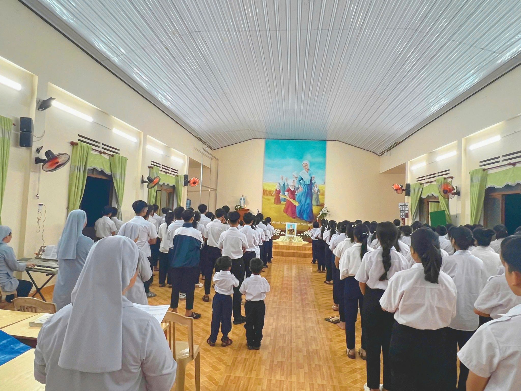Hướng Về Mẹ Marie Anne De Tilly