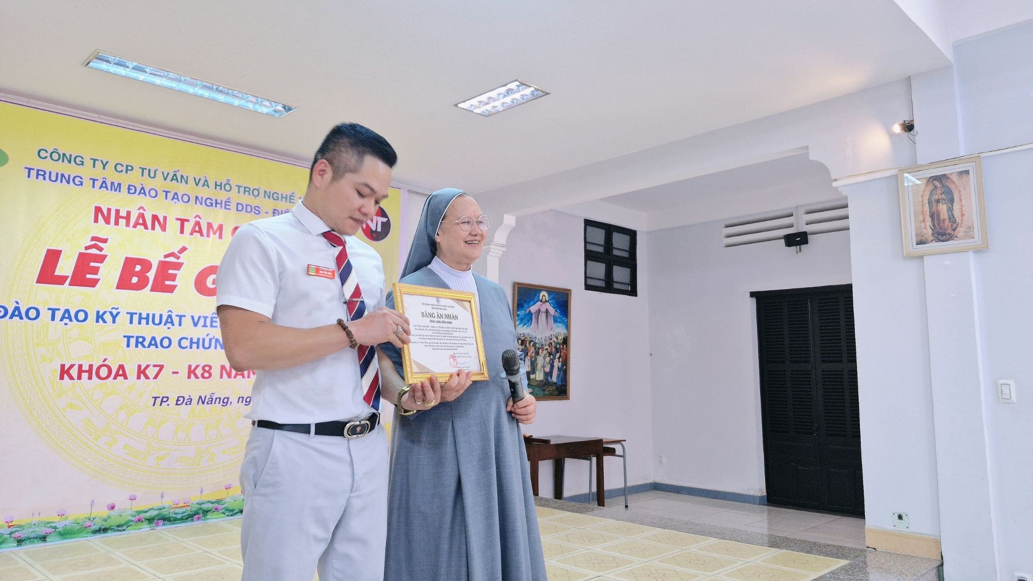 Khóa Học Điện Sinh Học – Học Để Phục Vụ Trong Yêu Thương