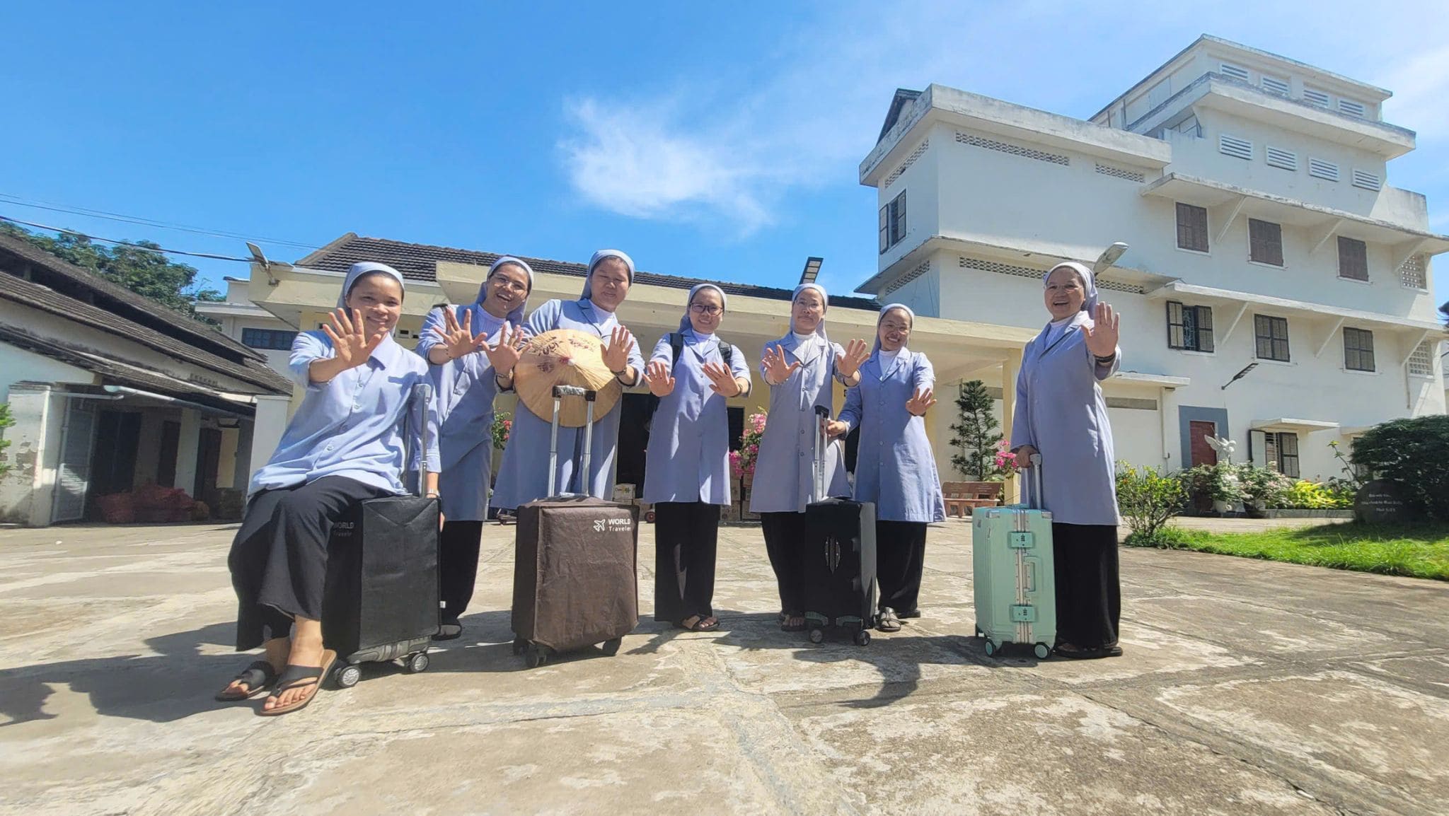 Lên Đường Trong Niềm Vui Tín Thác