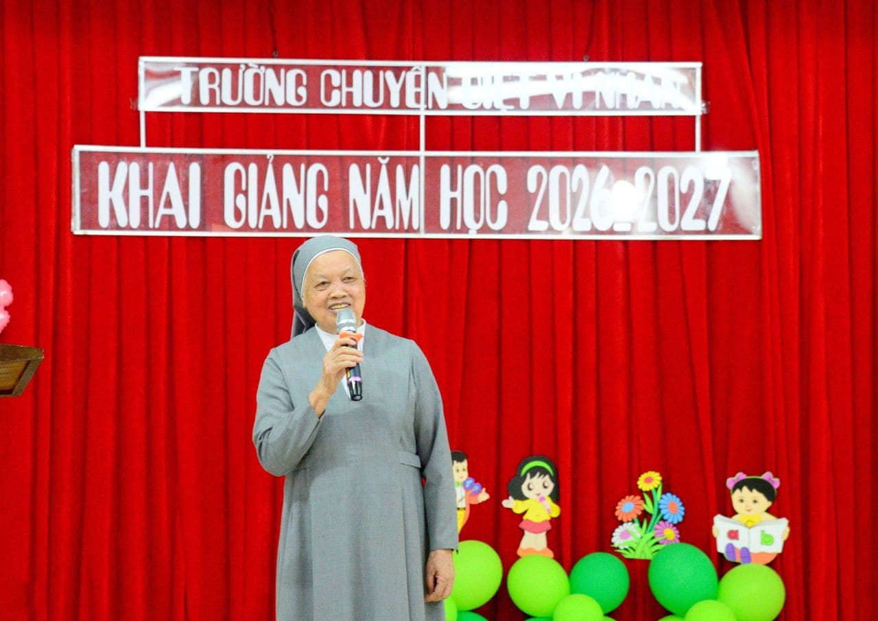 Khai Giảng