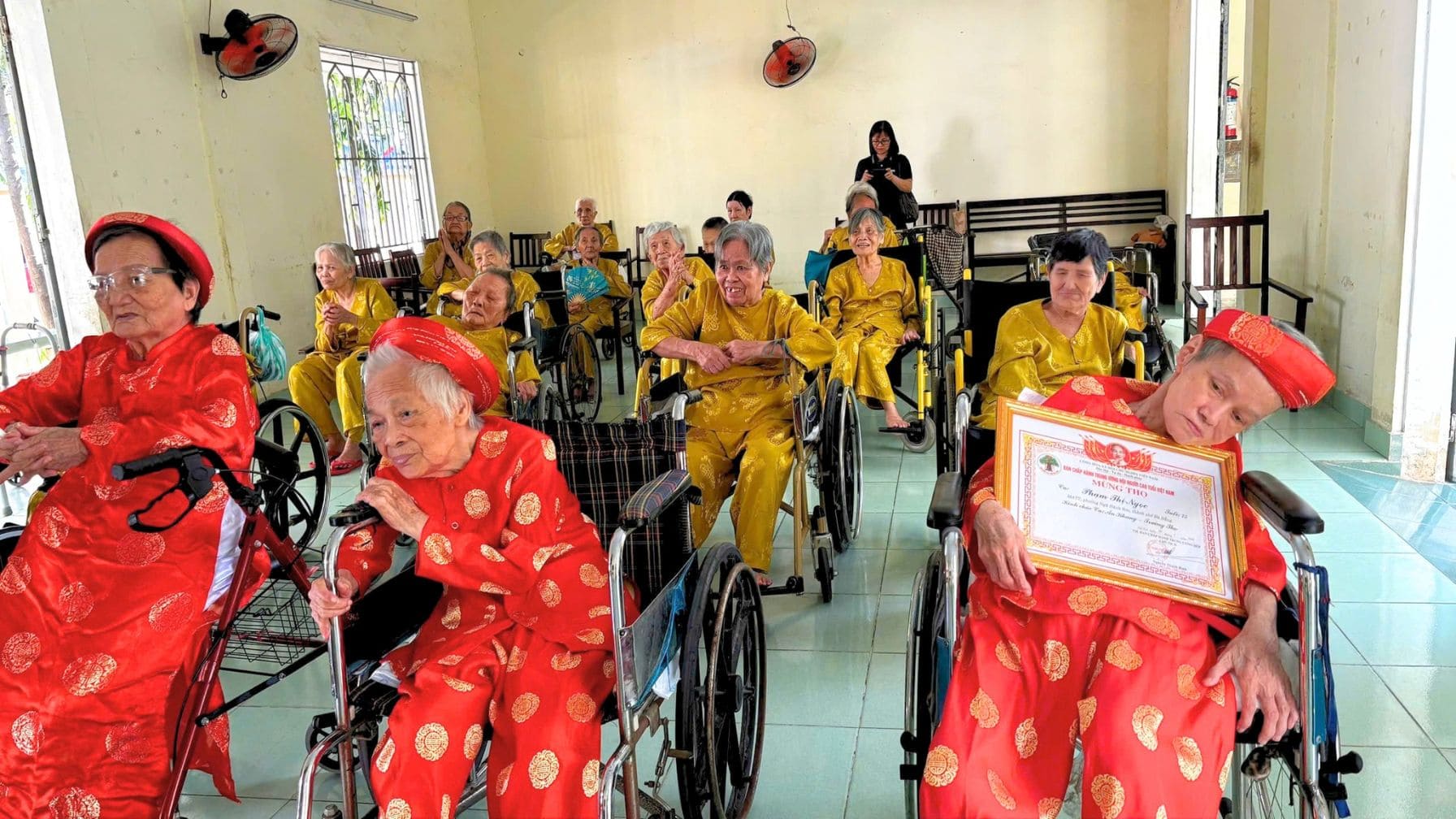 Hội Từ Thiện Đến Thăm Và Chúc Thọ Các Cụ Tại Mái Ấm Tình Thương Đà Nẵng