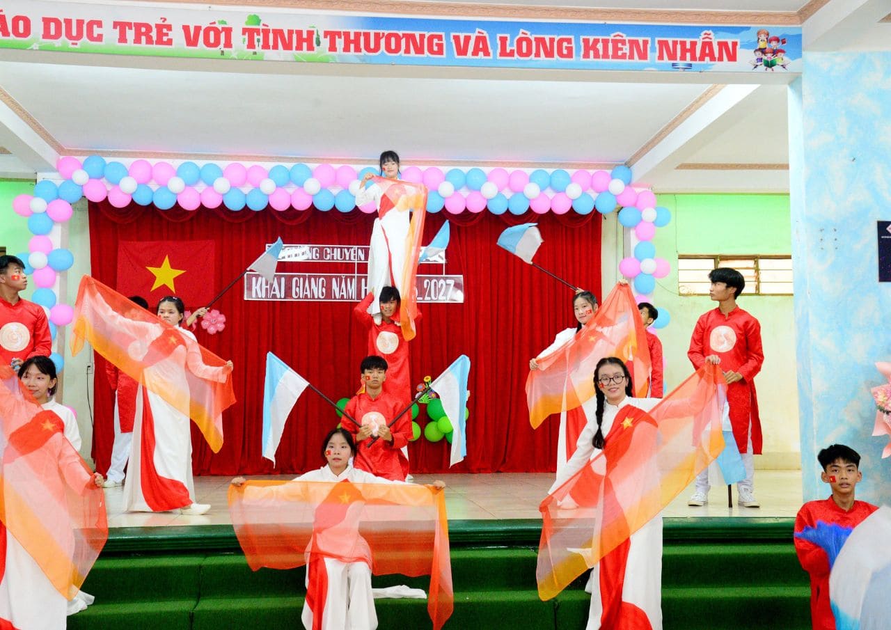 Khai Giảng