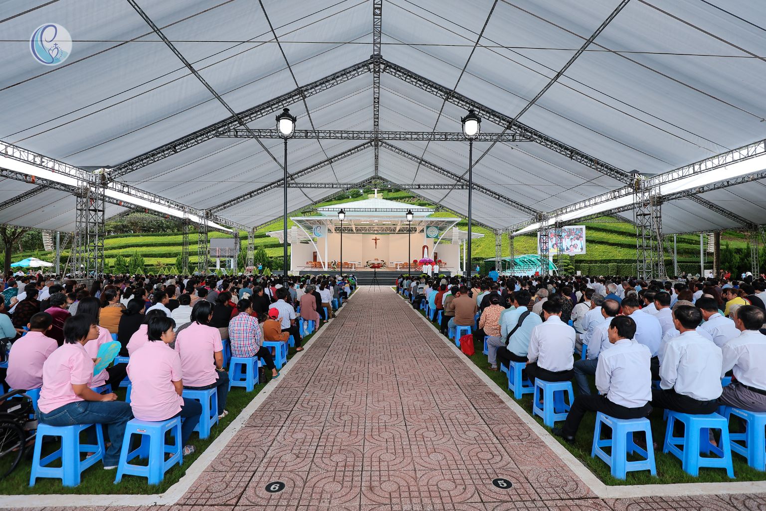 Niềm Vui Về Bên Mẹ Tà Pao