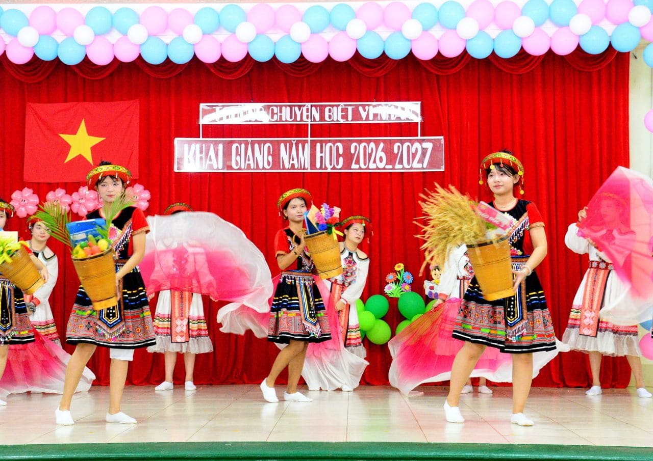 Khai Giảng