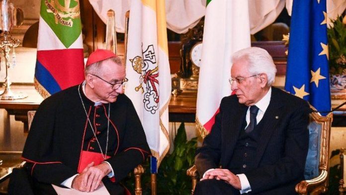 il_cardinale_segretario_di_stato_vaticano_pietro_parolin_e_il_presidente_della_repubblica_italiana_sergio_mattarella