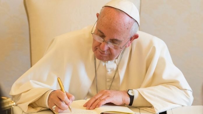 Pope-Francis-Writes-©-Vatican-News