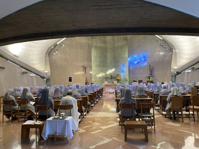 z6983119301233_1811ece8d57a7d12bbe708e4f3214560