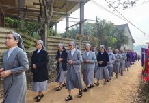 Cộng Đoàn Thánh Tâm Và Quý Soeurs Vùng Vinh – Hà Tĩnh Tiễn Đưa Ông Cố Phêrô Về Cõi Vĩnh Hằng