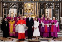 Vua Tây Ban Nha Trở Thành “Kinh Sĩ Trưởng” Của Đền Thờ Đức Bà Cả