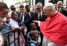 Đức Lêô XIV Tại Bệnh Viện Ở Guinea Xích Đạo: Những Cử Chỉ Yêu Thương Nhỏ Bé Là “Những Bài Thơ”